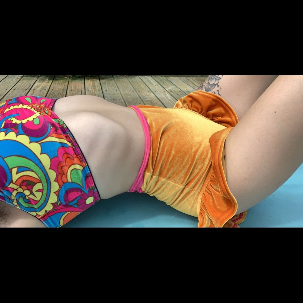 Solstice Intimates Ruffle Shorties - Picture 6 of 9